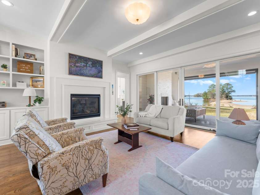 20637 Island Forest Drive, Cornelius, NC 28031.  MLS# CAR4235331, YatesRealty ID 11466. 