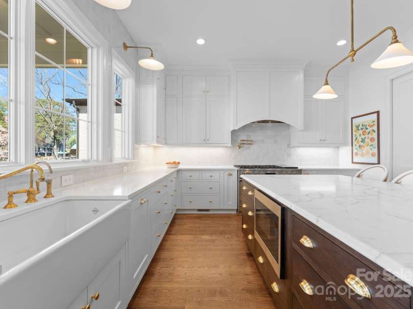 20637 Island Forest Drive, Cornelius, NC 28031.  MLS# CAR4235331, YatesRealty ID 11466. 