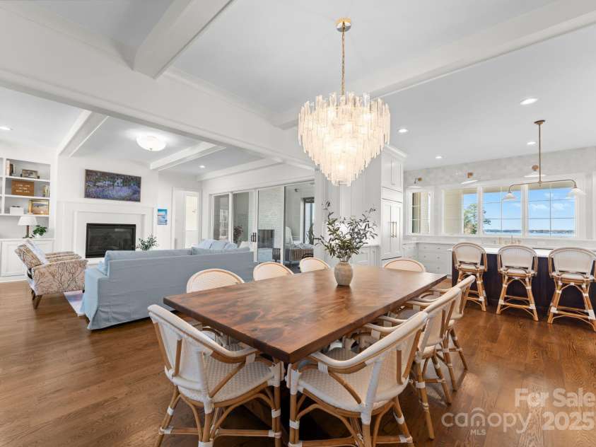 20637 Island Forest Drive, Cornelius, NC 28031.  MLS# CAR4235331, YatesRealty ID 11466. 