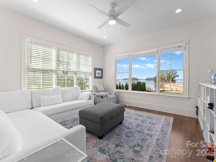 20637 Island Forest Drive, Cornelius, NC 28031.  MLS# CAR4235331, YatesRealty ID 11466. 