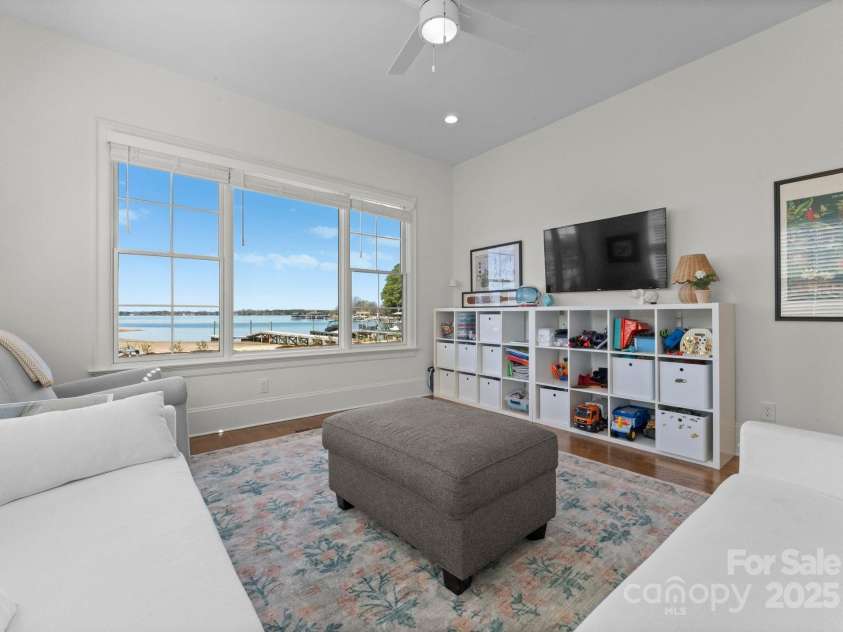 20637 Island Forest Drive, Cornelius, NC 28031.  MLS# CAR4235331, YatesRealty ID 11466. 