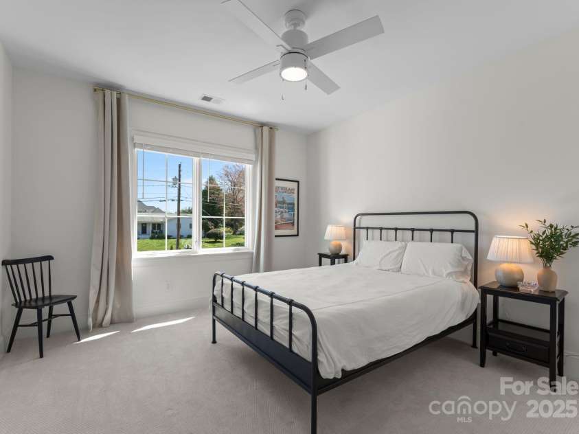 20637 Island Forest Drive, Cornelius, NC 28031.  MLS# CAR4235331, YatesRealty ID 11466. 