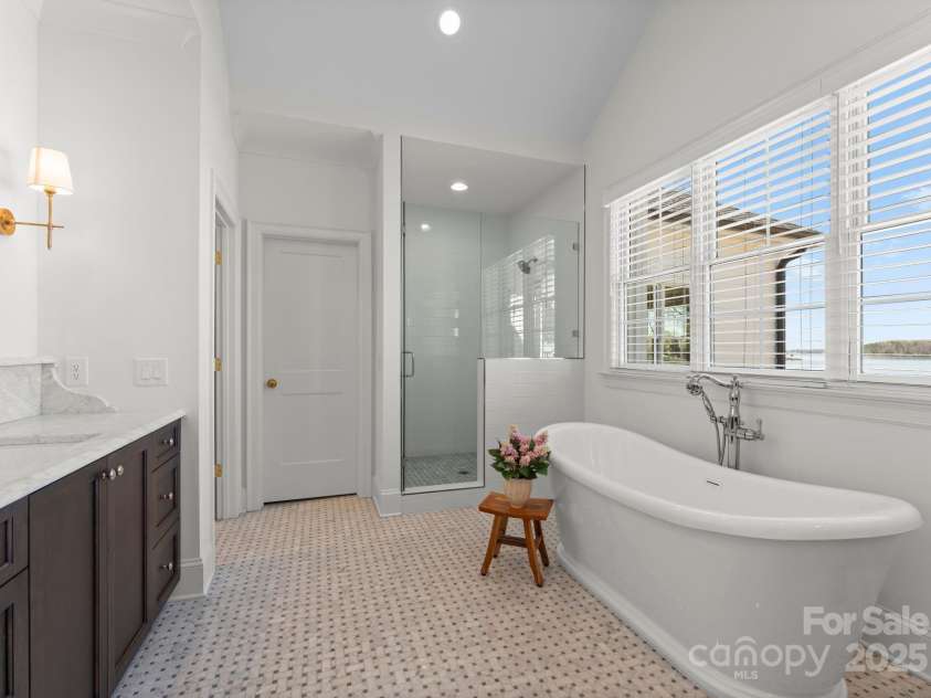 20637 Island Forest Drive, Cornelius, NC 28031.  MLS# CAR4235331, YatesRealty ID 11466. 