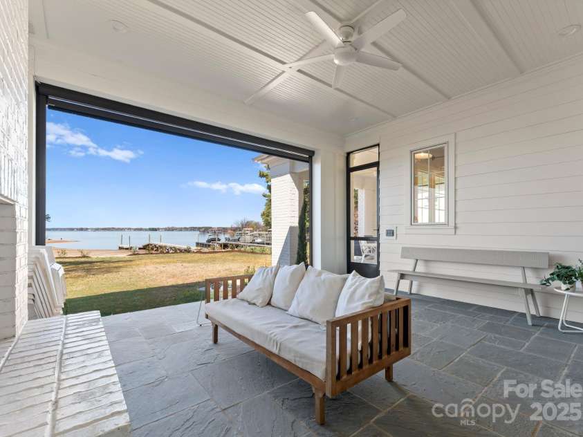 20637 Island Forest Drive, Cornelius, NC 28031.  MLS# CAR4235331, YatesRealty ID 11466. 