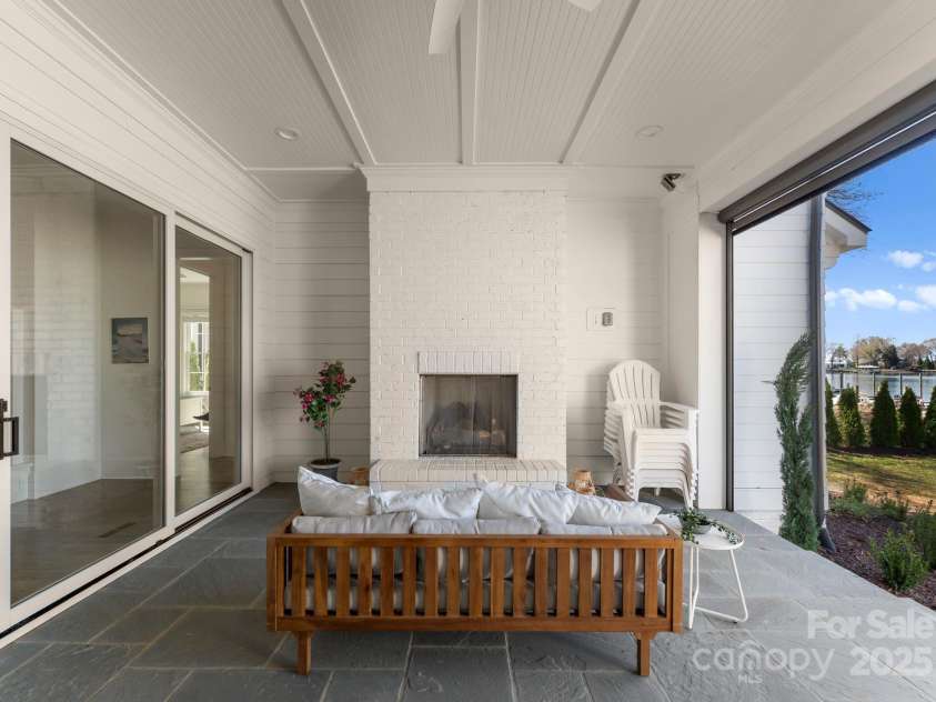 20637 Island Forest Drive, Cornelius, NC 28031.  MLS# CAR4235331, YatesRealty ID 11466. 