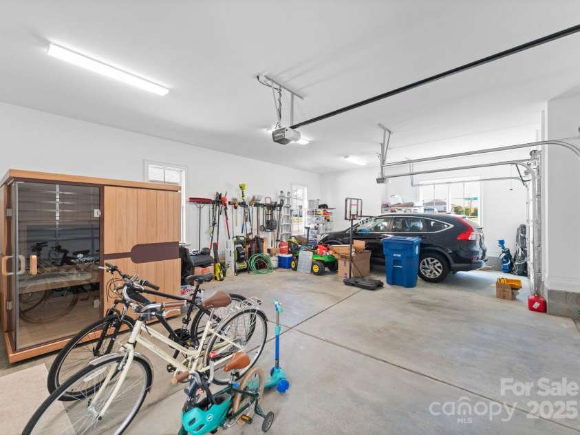 20637 Island Forest Drive, Cornelius, NC 28031.  MLS# CAR4235331, YatesRealty ID 11466. 