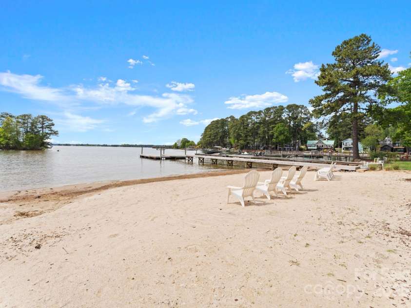 20637 Island Forest Drive, Cornelius, NC 28031.  MLS# CAR4235331, YatesRealty ID 11466. 