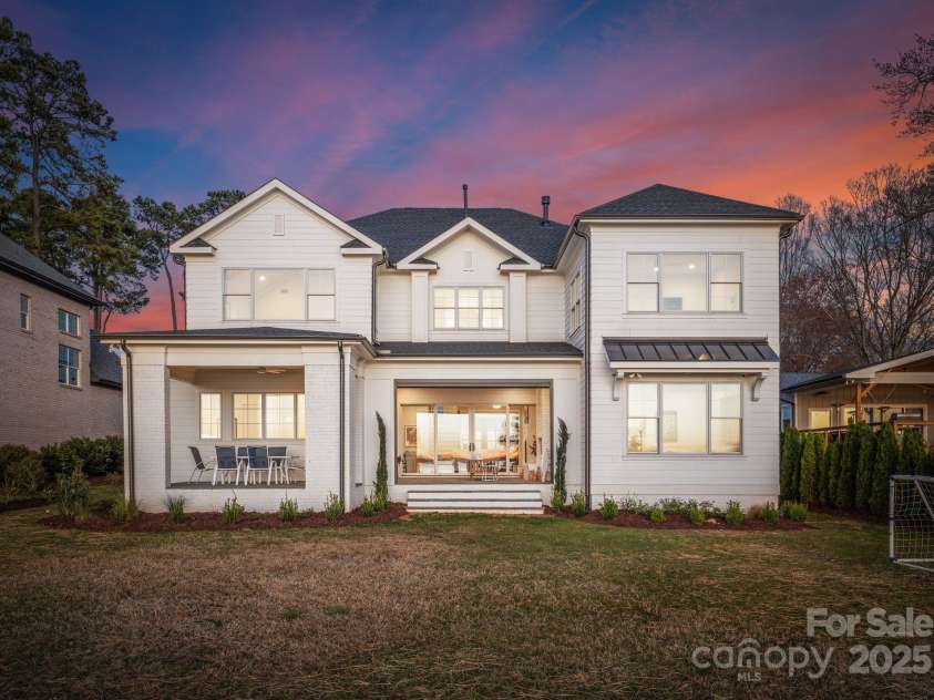 20637 Island Forest Drive, Cornelius, NC 28031.  MLS# CAR4235331, YatesRealty ID 11466. 