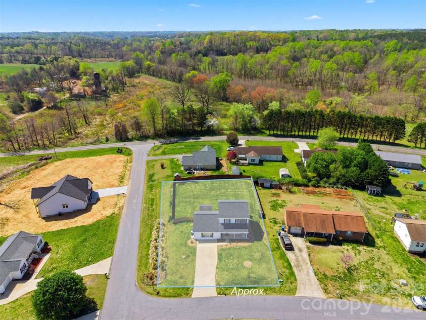 4805 Wordsworth Circle, Conover, NC 28613.  MLS# CAR4366094, YatesRealty ID 11466. 