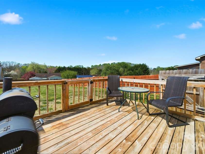 4805 Wordsworth Circle, Conover, NC 28613.  MLS# CAR4366094, YatesRealty ID 11466. 