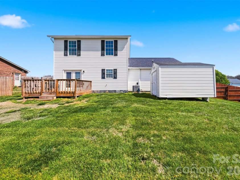 4805 Wordsworth Circle, Conover, NC 28613.  MLS# CAR4366094, YatesRealty ID 11466. 
