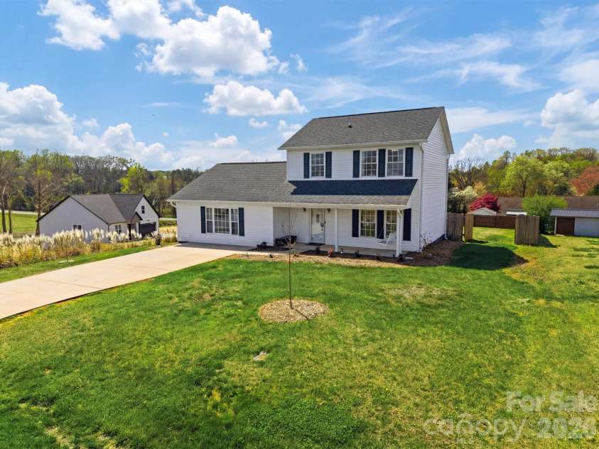 4805 Wordsworth Circle, Conover, NC 28613.  MLS# CAR4366094, YatesRealty ID 11466. 