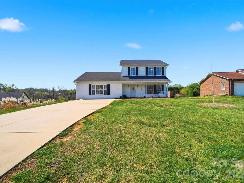 4805 Wordsworth Circle, Conover, NC 28613.  MLS# CAR4366094, YatesRealty ID 11466. 