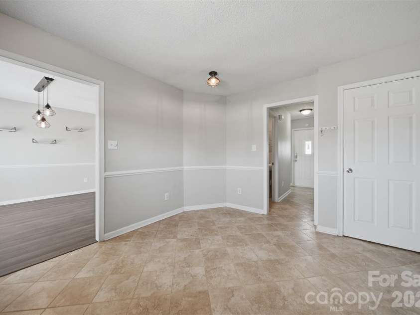 4805 Wordsworth Circle, Conover, NC 28613.  MLS# CAR4366094, YatesRealty ID 11466. Breakfast Nook