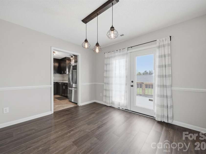 4805 Wordsworth Circle, Conover, NC 28613.  MLS# CAR4366094, YatesRealty ID 11466. Dinning 