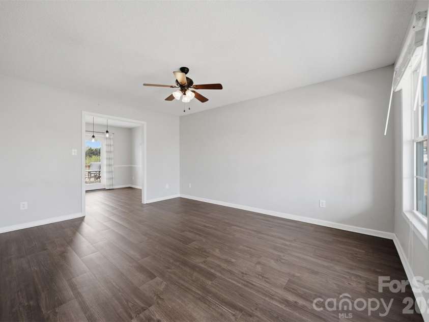 4805 Wordsworth Circle, Conover, NC 28613.  MLS# CAR4366094, YatesRealty ID 11466. Living Room