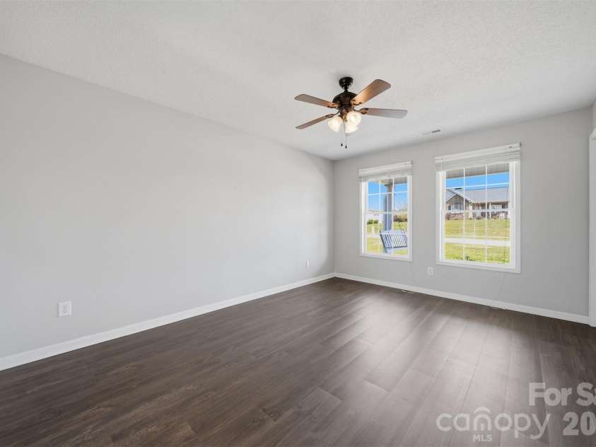 4805 Wordsworth Circle, Conover, NC 28613.  MLS# CAR4366094, YatesRealty ID 11466. Living Room