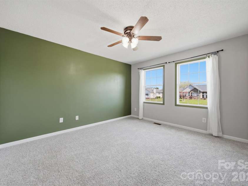4805 Wordsworth Circle, Conover, NC 28613.  MLS# CAR4366094, YatesRealty ID 11466. Primary Suite