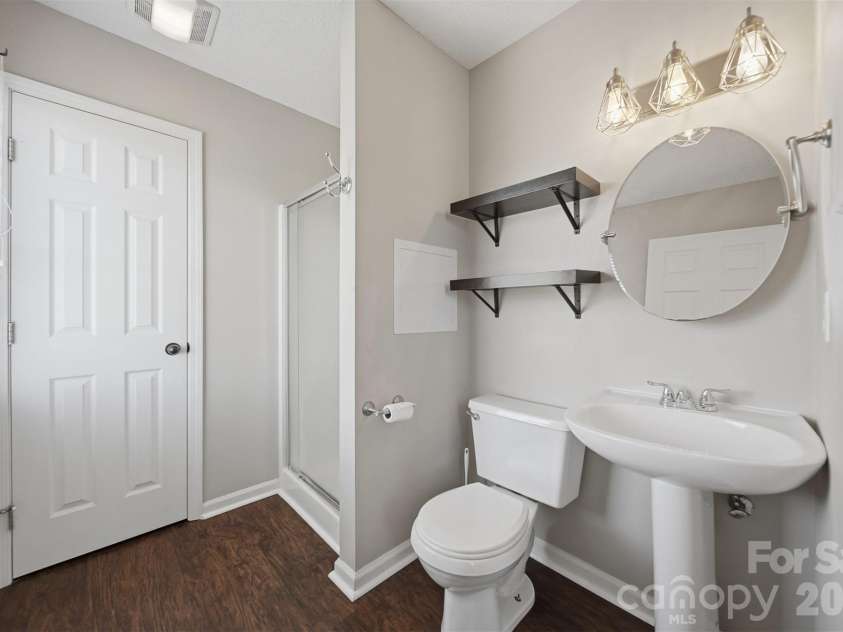 4805 Wordsworth Circle, Conover, NC 28613.  MLS# CAR4366094, YatesRealty ID 11466. Primary Suite