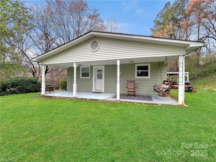 104 Fairmont Drive, North Wilkesboro, NC 28697.  MLS# CAR4248779, YatesRealty ID 11467. 