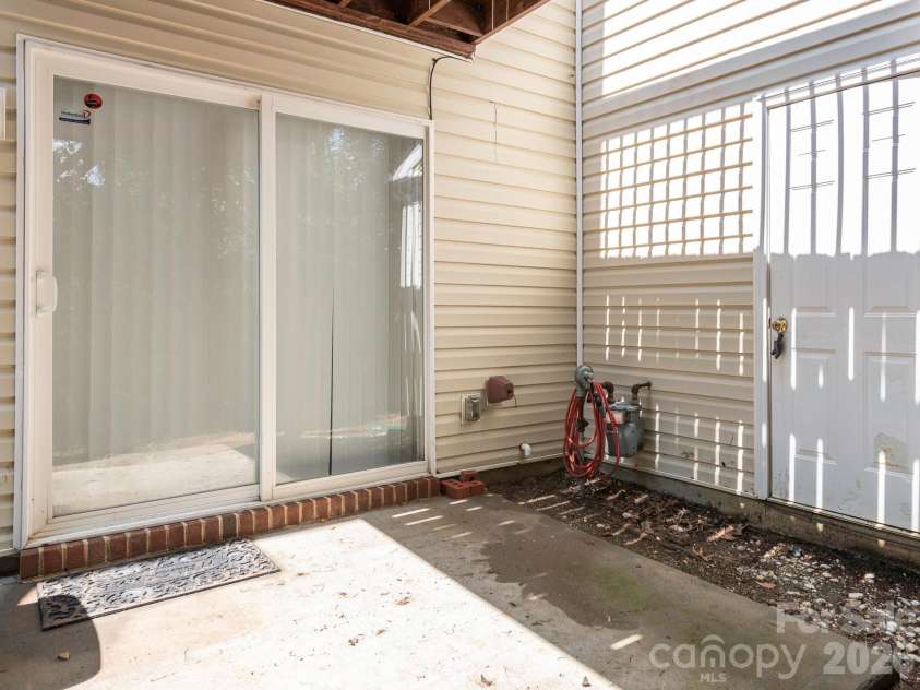 1554 Maypine Commons Way, Rock Hill, SC 29732.  MLS# CAR4369109, YatesRealty ID 11467. Back patio