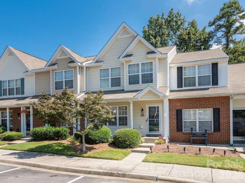 1554 Maypine Commons Way, Rock Hill, SC 29732.  MLS# CAR4369109, YatesRealty ID 11467. Front Exterior
