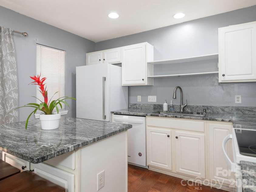 1554 Maypine Commons Way, Rock Hill, SC 29732.  MLS# CAR4369109, YatesRealty ID 11467. Kitchen