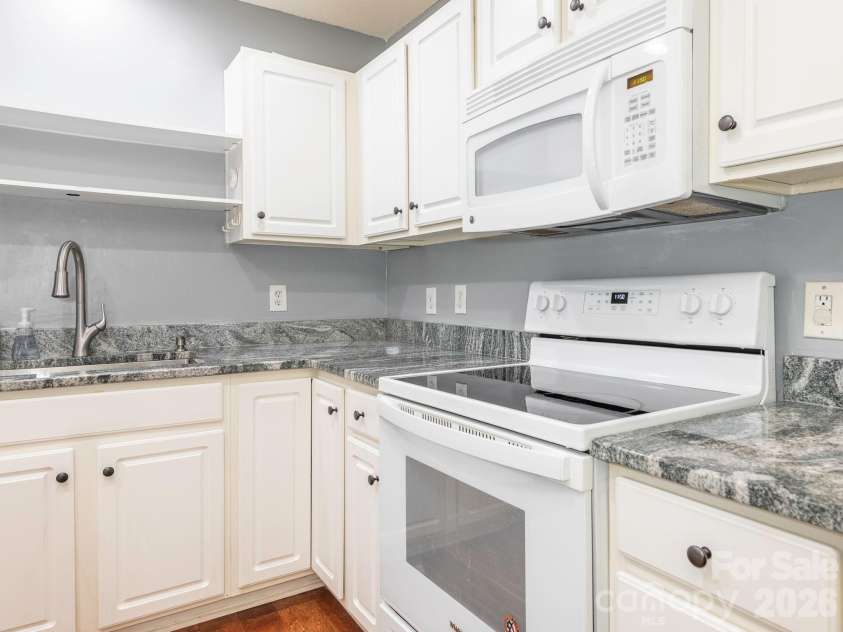 1554 Maypine Commons Way, Rock Hill, SC 29732.  MLS# CAR4369109, YatesRealty ID 11467. Kitchen