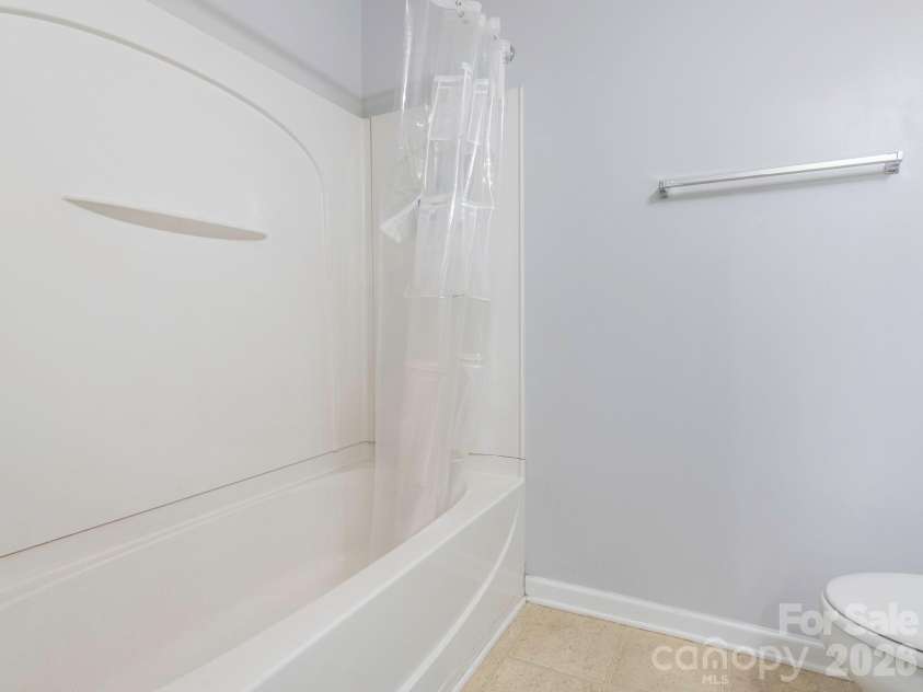 1554 Maypine Commons Way, Rock Hill, SC 29732.  MLS# CAR4369109, YatesRealty ID 11467. Primary bathroom