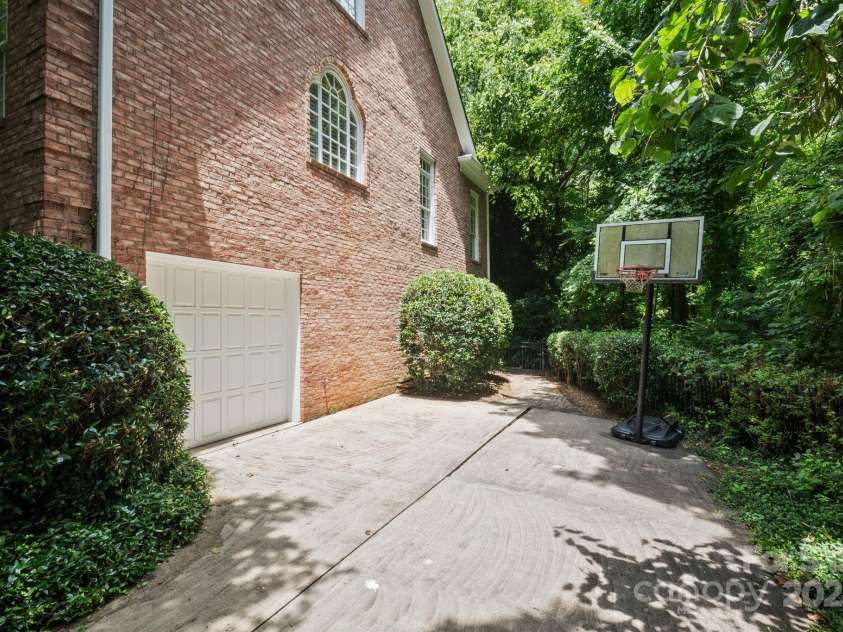3819 Gleneagles Road, Charlotte, NC 28210.  MLS# CAR4245080, YatesRealty ID 11468. 