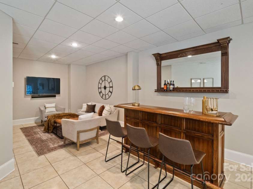 3819 Gleneagles Road, Charlotte, NC 28210.  MLS# CAR4245080, YatesRealty ID 11468. Bar/Lounge