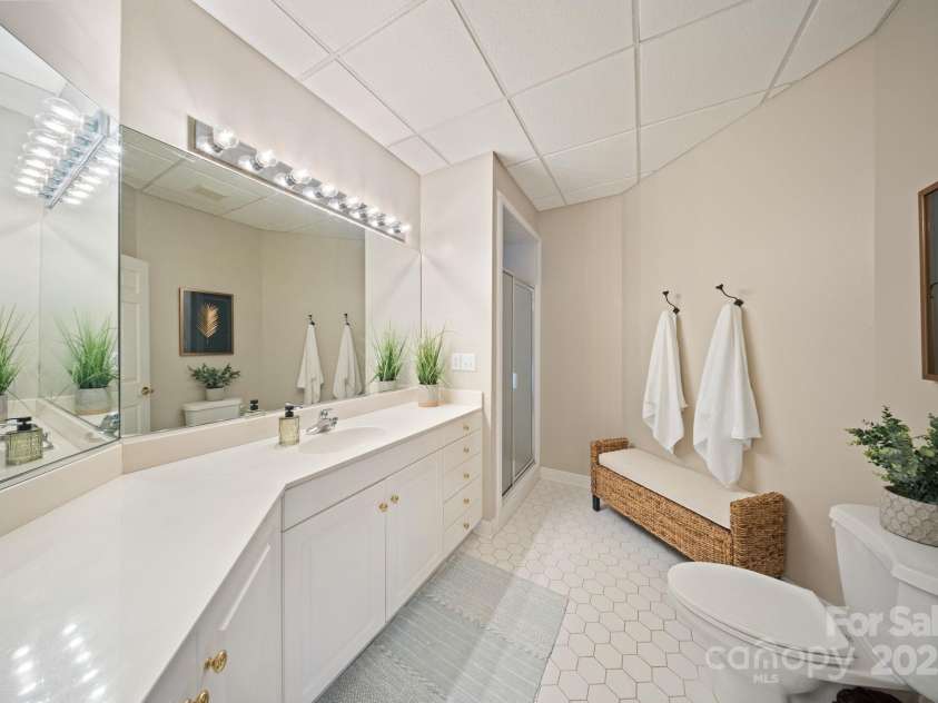 3819 Gleneagles Road, Charlotte, NC 28210.  MLS# CAR4245080, YatesRealty ID 11468. Bathroom