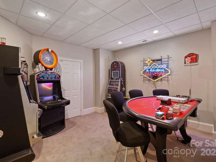 3819 Gleneagles Road, Charlotte, NC 28210.  MLS# CAR4245080, YatesRealty ID 11468. Casino