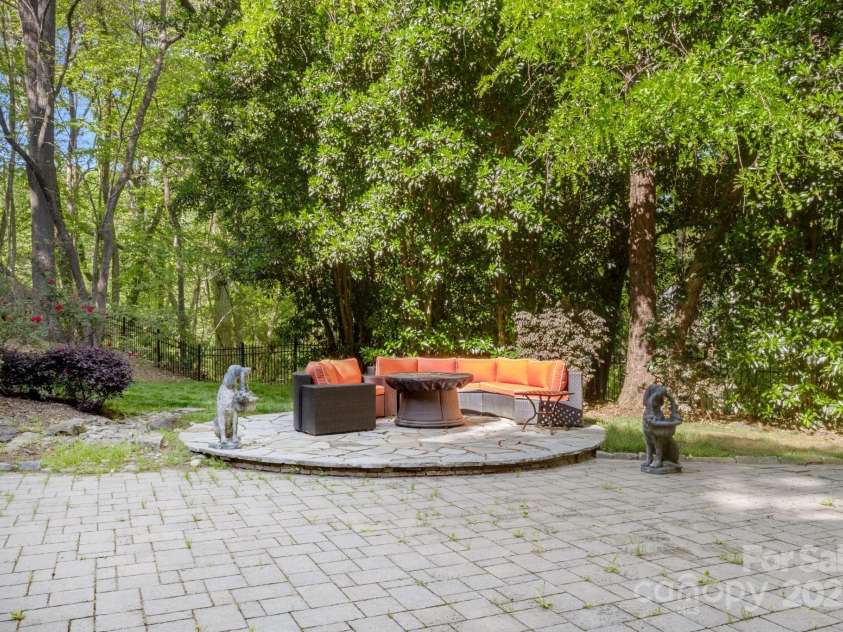 3819 Gleneagles Road, Charlotte, NC 28210.  MLS# CAR4245080, YatesRealty ID 11468. Patio Area