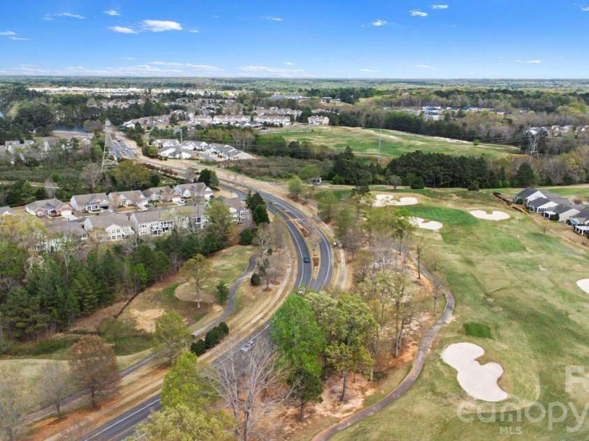 3918 Yosemite Way, Fort Mill, SC 29707.  MLS# CAR4363028, YatesRealty ID 11469. Golf Course community - carts welcome!