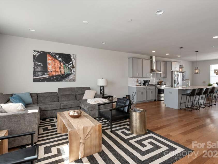 2014 Bryant Park Drive, Charlotte, NC 28208.  MLS# CAR4221849, YatesRealty ID 1147. 