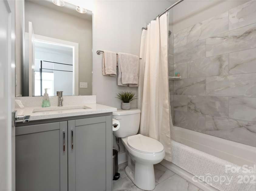 2014 Bryant Park Drive, Charlotte, NC 28208.  MLS# CAR4221849, YatesRealty ID 1147. 