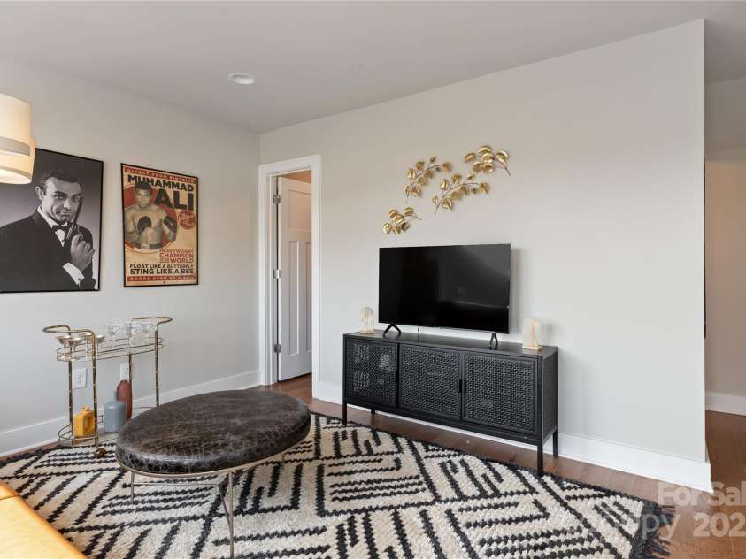 2014 Bryant Park Drive, Charlotte, NC 28208.  MLS# CAR4221849, YatesRealty ID 1147. 