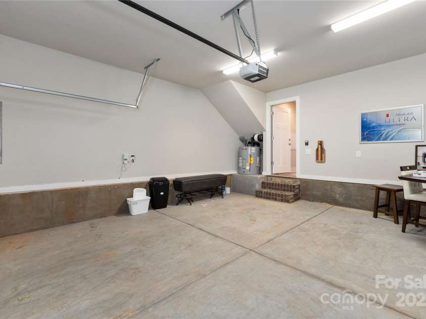 2014 Bryant Park Drive, Charlotte, NC 28208.  MLS# CAR4221849, YatesRealty ID 1147. 
