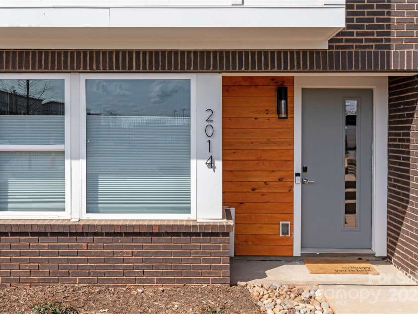 2014 Bryant Park Drive, Charlotte, NC 28208.  MLS# CAR4221849, YatesRealty ID 1147. 