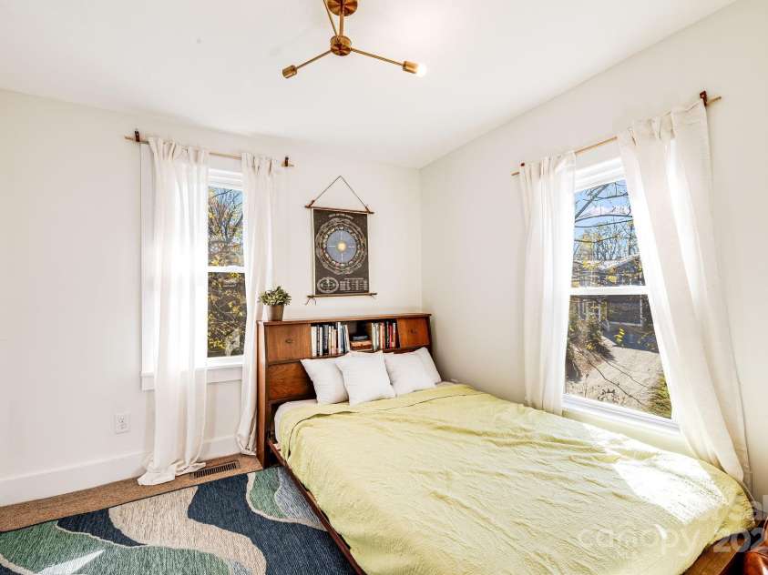 209 Glendale Avenue, Asheville, NC 28803.  MLS# CAR4317757, YatesRealty ID 1147. 