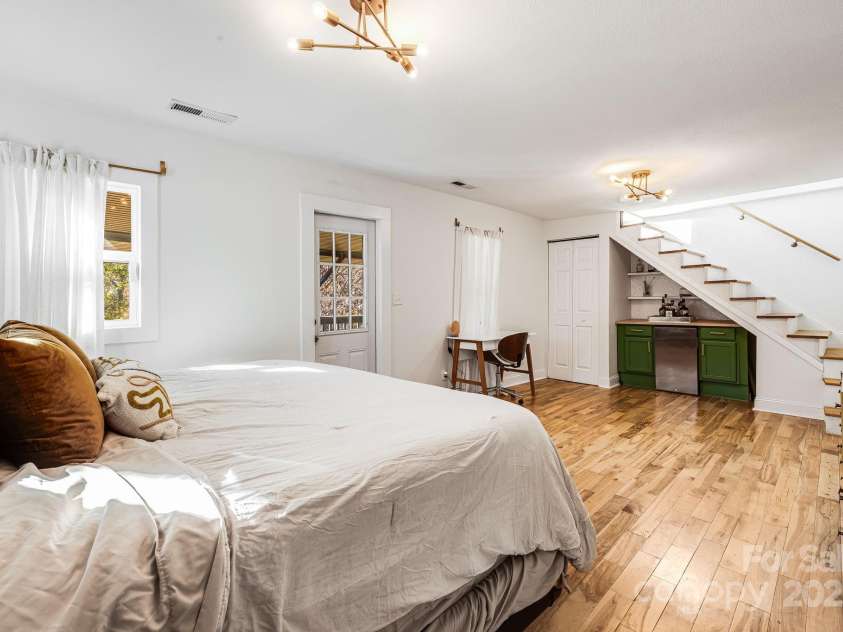 209 Glendale Avenue, Asheville, NC 28803.  MLS# CAR4317757, YatesRealty ID 1147. 