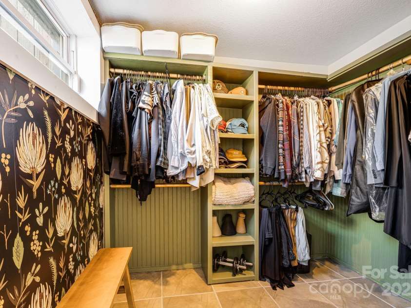 209 Glendale Avenue, Asheville, NC 28803.  MLS# CAR4317757, YatesRealty ID 1147. 