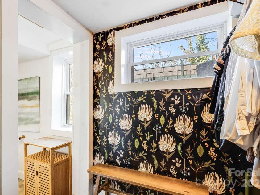 209 Glendale Avenue, Asheville, NC 28803.  MLS# CAR4317757, YatesRealty ID 1147. 