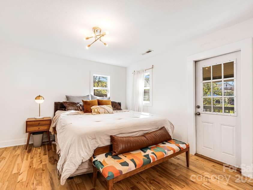 209 Glendale Avenue, Asheville, NC 28803.  MLS# CAR4317757, YatesRealty ID 1147. 