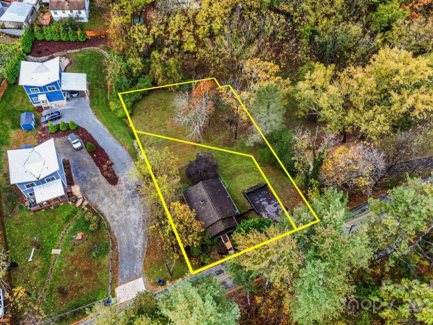 209 Glendale Avenue, Asheville, NC 28803.  MLS# CAR4317757, YatesRealty ID 1147. Extra parceled lot included