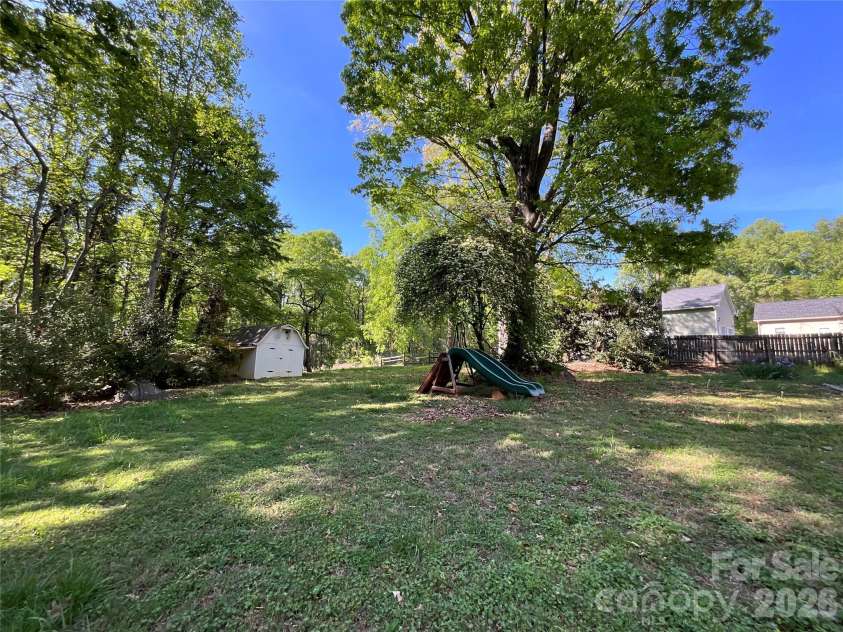520 Carole Lane, Charlotte, NC 28214.  MLS# CAR4360769, YatesRealty ID 11470. 