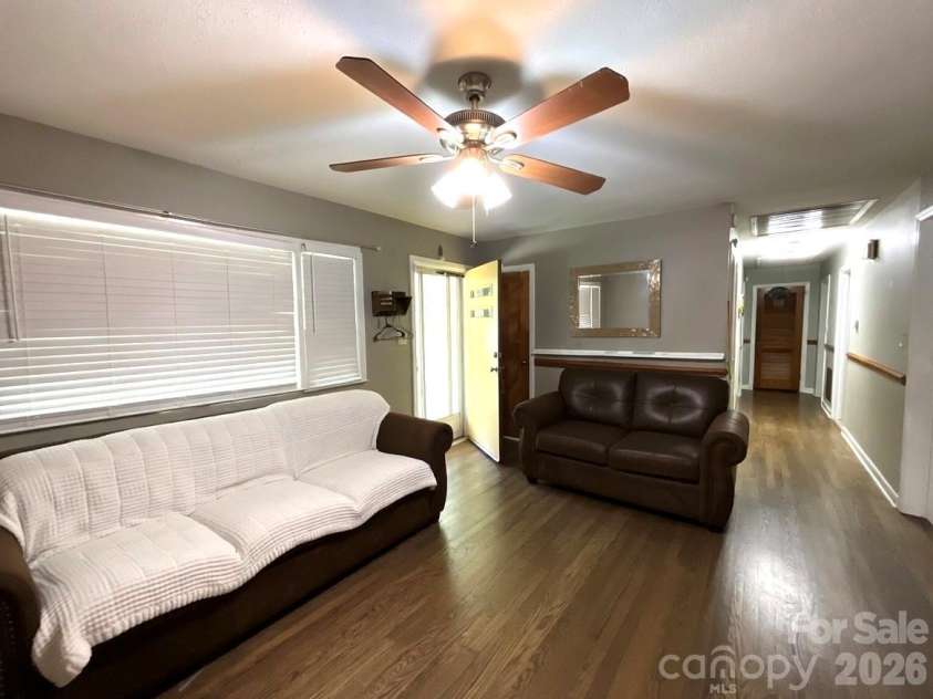 520 Carole Lane, Charlotte, NC 28214.  MLS# CAR4360769, YatesRealty ID 11470. 