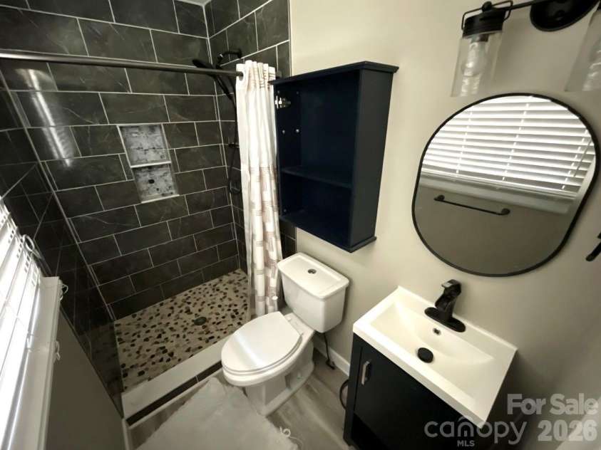 520 Carole Lane, Charlotte, NC 28214.  MLS# CAR4360769, YatesRealty ID 11470. 