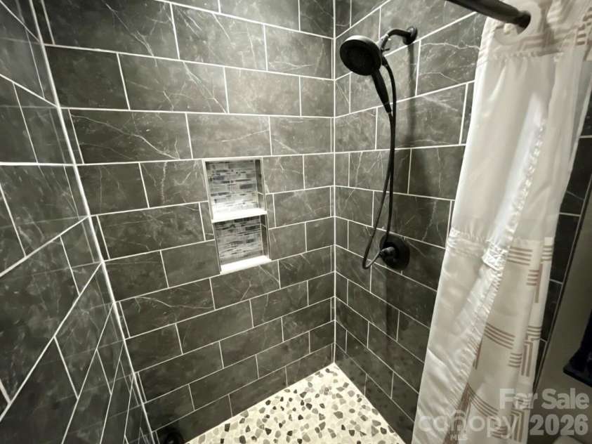 520 Carole Lane, Charlotte, NC 28214.  MLS# CAR4360769, YatesRealty ID 11470. 